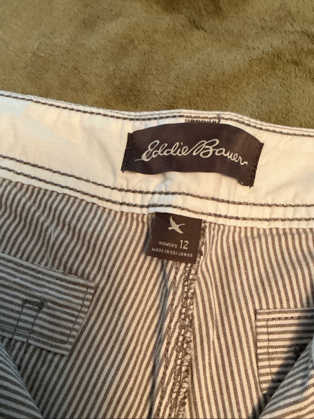 Eddie Bauer Women's Utility Shorts bundle - Dual Pocket Style - Picture 3 of 4